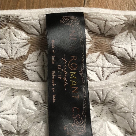 Free People Romantics white top - Picture 4 of 4